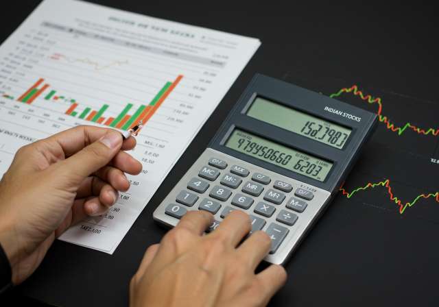Investing ₹1,22,000: Smart Strategies for Indian Investors