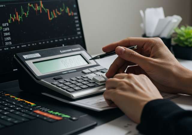 Find the Lowest Option Brokerage Charges in India